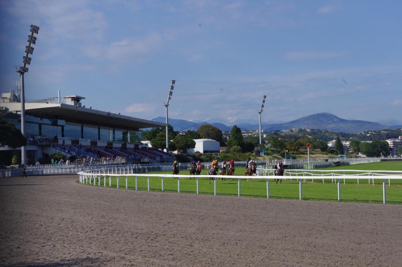 Studio F1 Vue Mer A 30M Des Plages Cagnes-sur-Mer Bagian luar foto